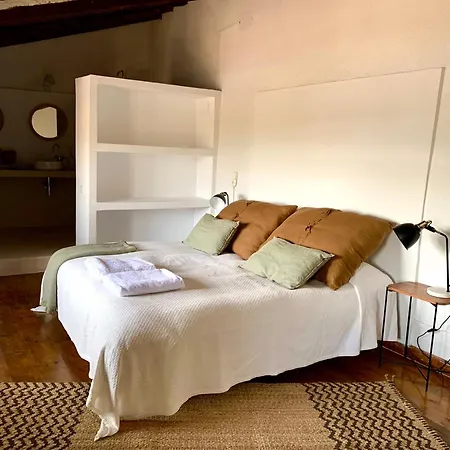 Villa Els Racons Del Castle Hosting Up To 18 People Capmany