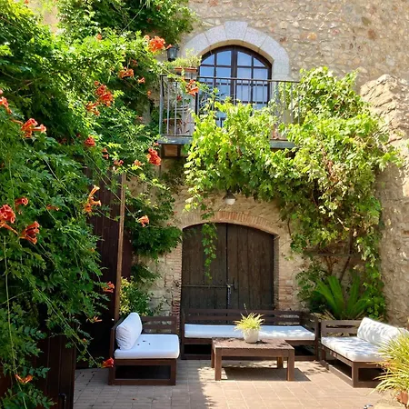Els Racons Del Castle Hosting Up To 18 People
